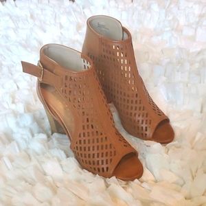 Camel color peep toe!! Brand New!! NWT!!